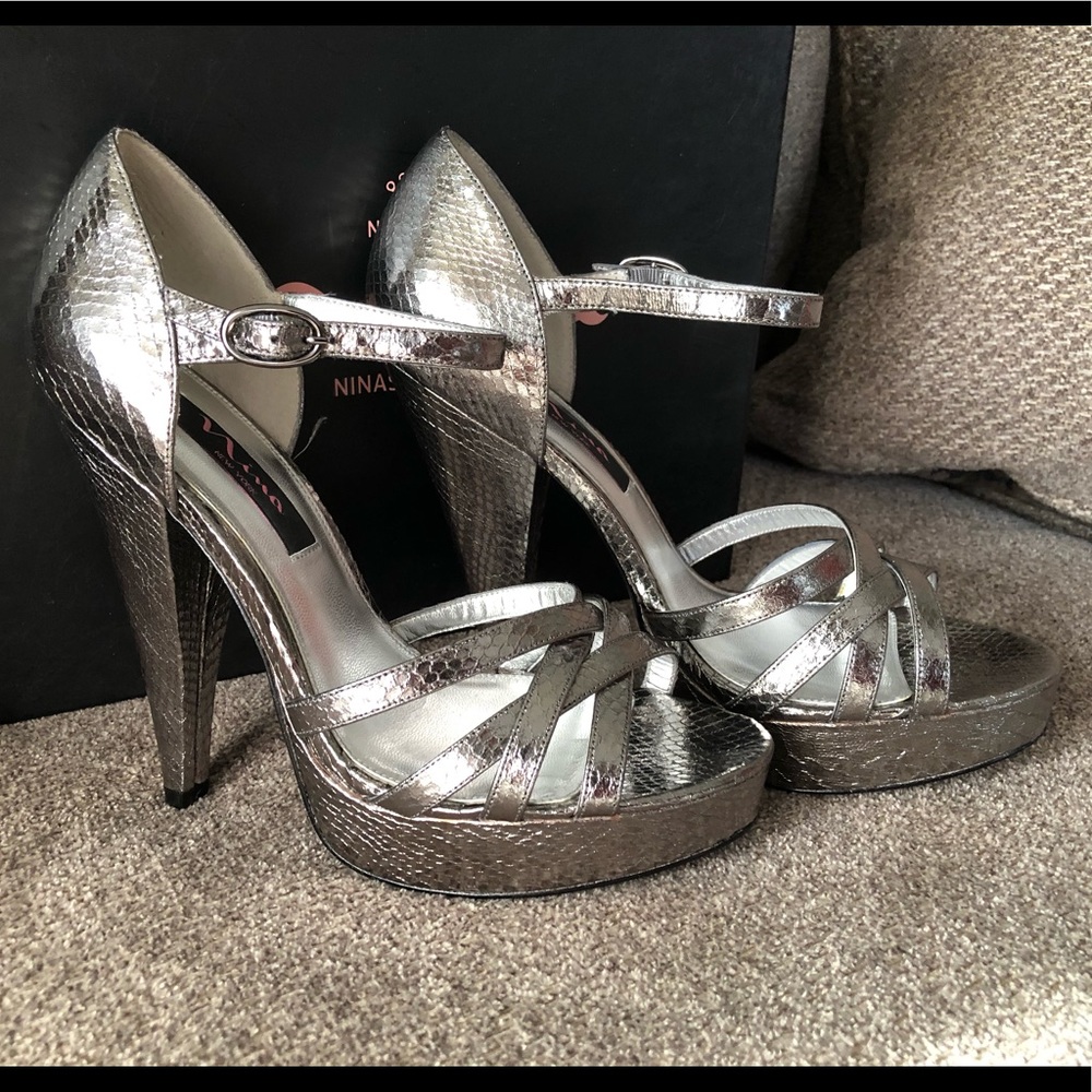 NEW!! Nina Silver Heels!!❤️